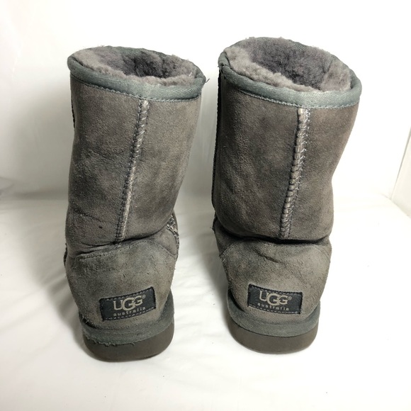 UGG Australia 5825 Women GRAY SUEDE Boots SZ 6 - Picture 2 of 8